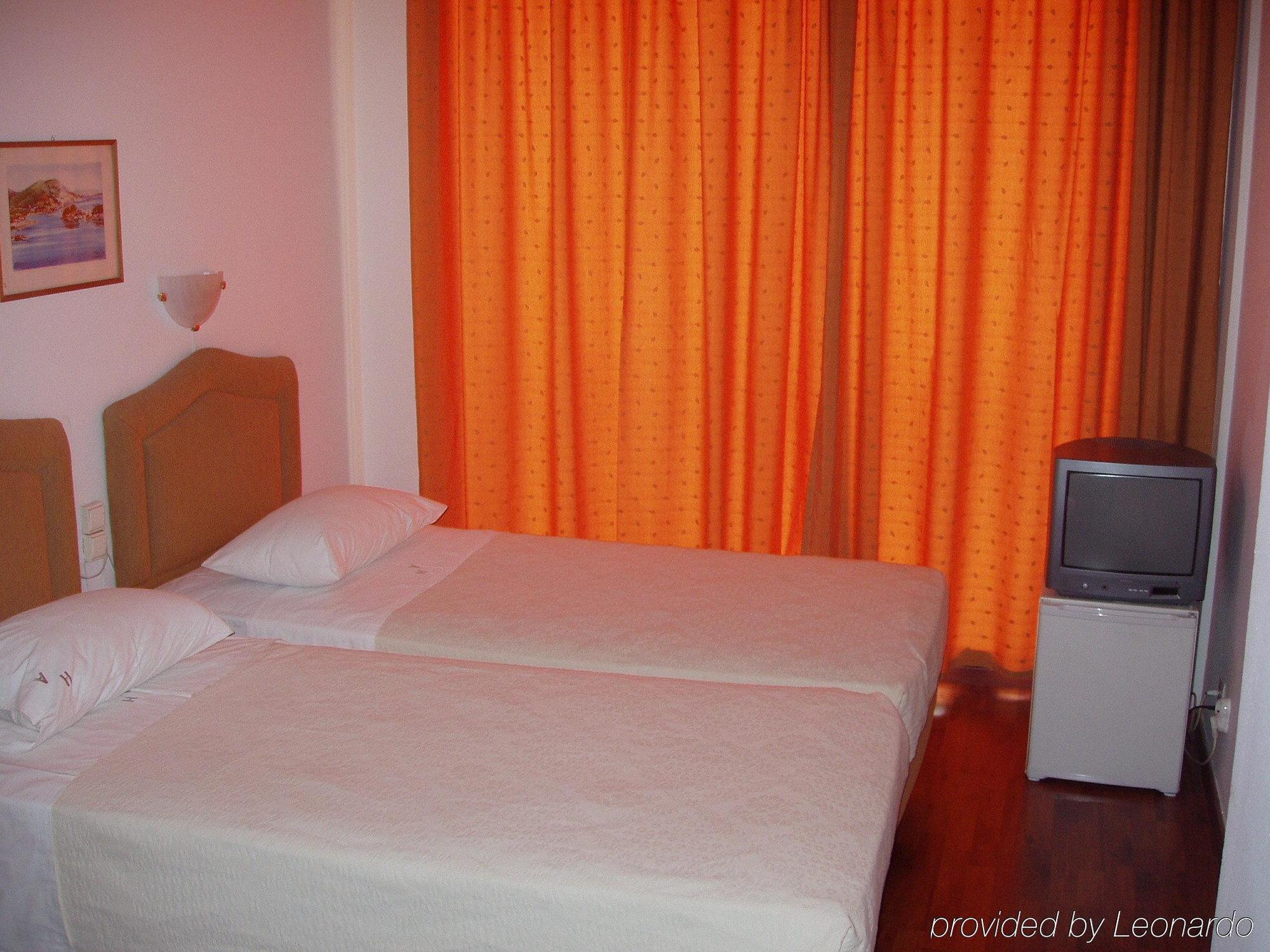 Arethusa Hotel Athens Room photo